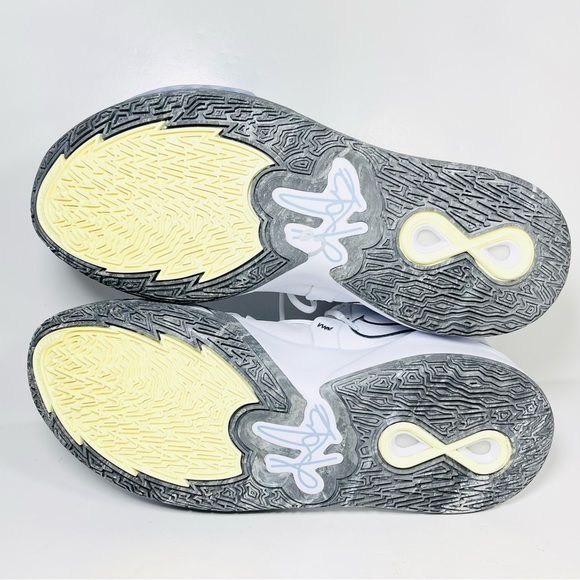 Nike Kyrie Infinity Mens Basketball Shoes smoke and mirrors size 13 - Picture 11 of 12